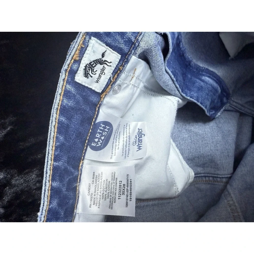 Wrangler Mom Straight High Rise Blue Jeans Womens 35x28 Denim Distressed‎ NWT